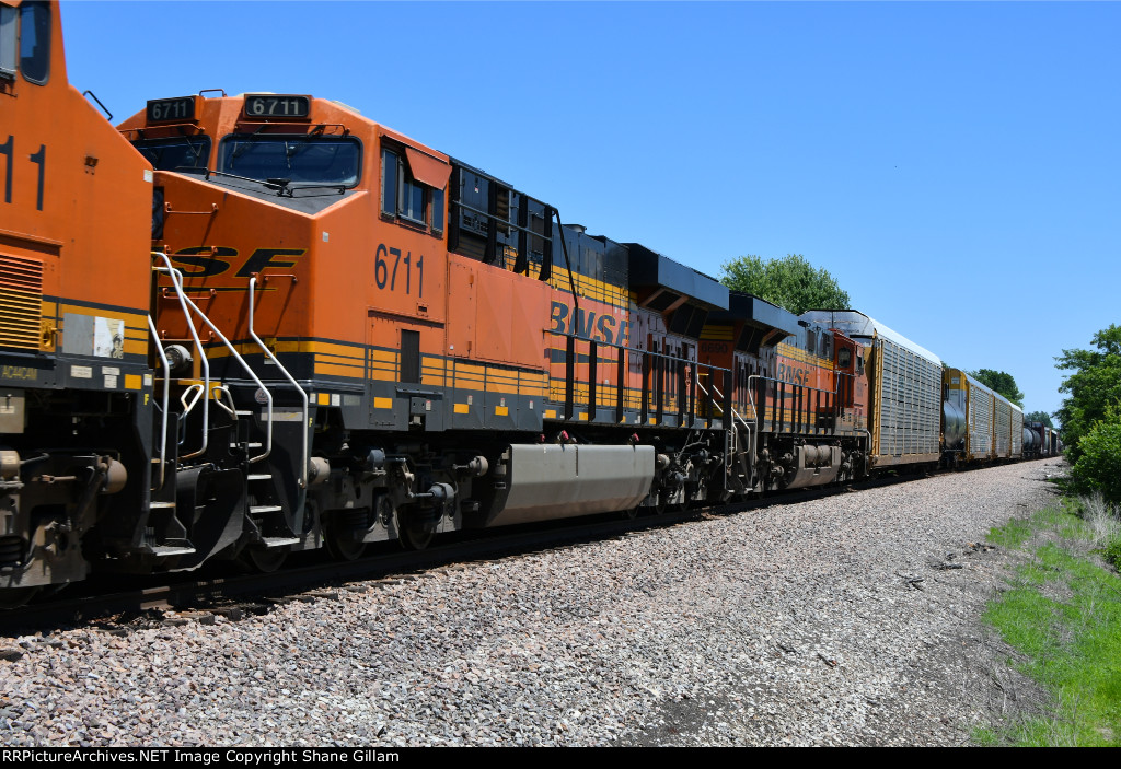 BNSF 6711 Roster shot